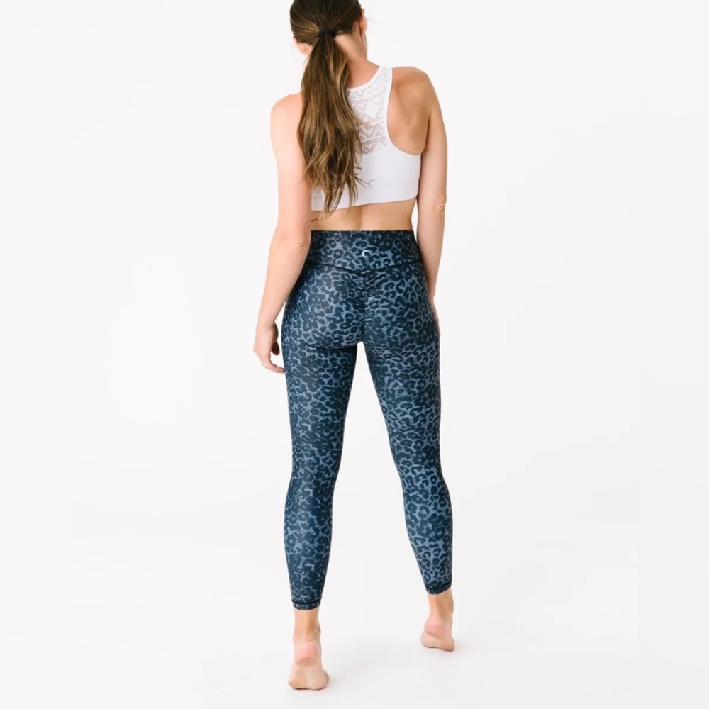 Zyia Blue Stone Leopard Print Light N Luxe Scrunch Butt Leggings, 2